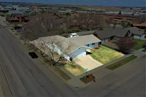2201 1st Ave E, Williston, ND 58801 photo 2