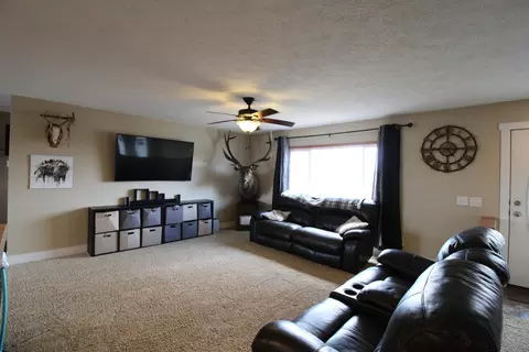 5464 Nicholas Ave, Williston, ND 58801 photo 4