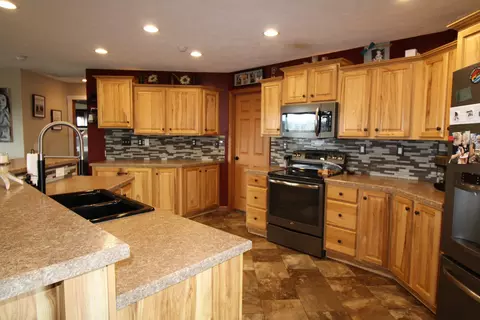 5464 Nicholas Ave, Williston, ND 58801 photo 8