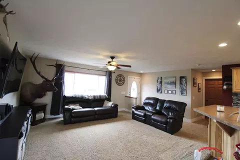 5464 Nicholas Ave, Williston, ND 58801 photo 3