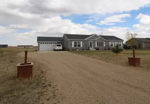 5464 Nicholas Ave, Williston, ND 58801 photo 2