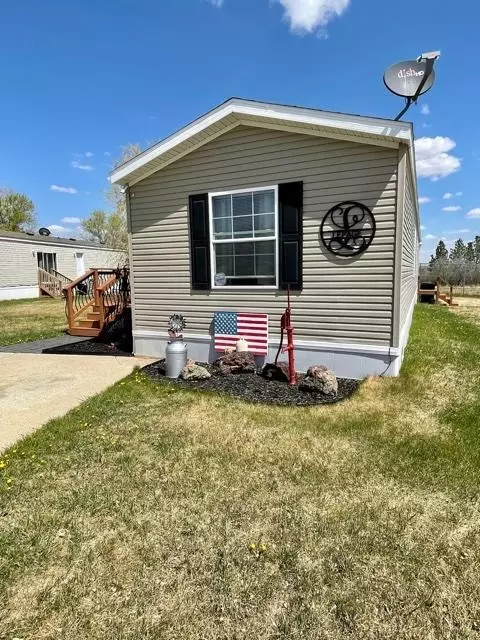 1920 37th St W, Williston, ND 58801 photo 2