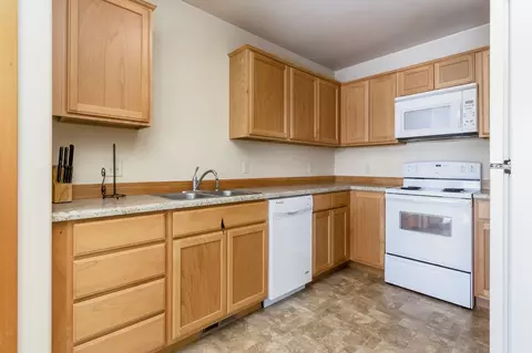802 Nighthawk Dr, Stanley, ND 58784 photo 4