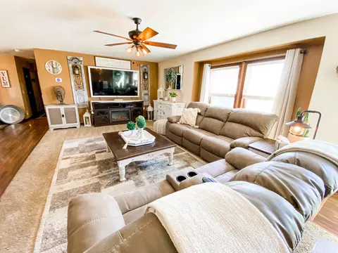 5482 Mathew Ave, Williston, ND 58801 photo 5