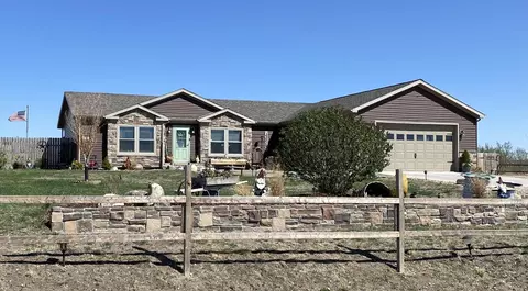 5482 Mathew Ave, Williston, ND 58801 photo 1
