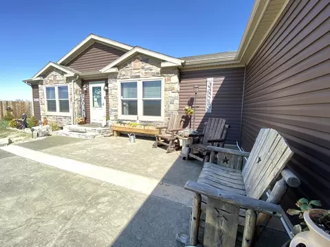 5482 Mathew Ave, Williston, ND 58801 photo 4