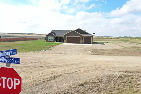 13682 Redwood Way, Williston, ND 58801 photo 9