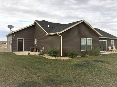 13682 Redwood Way, Williston, ND 58801 photo 64