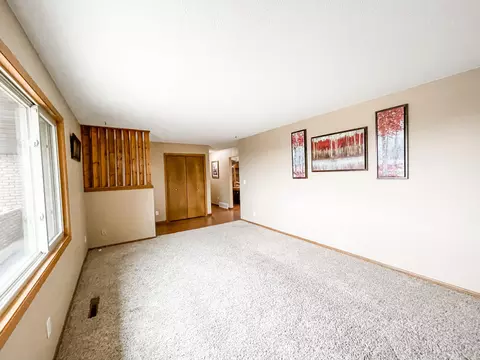 7301 3rd Ave E, Williston, ND 58801 photo 7