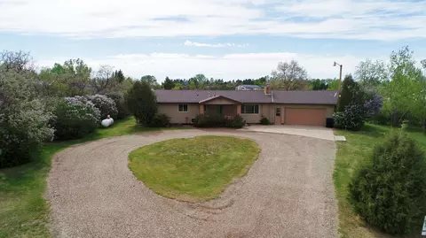 7301 3rd Ave E, Williston, ND 58801 photo 1