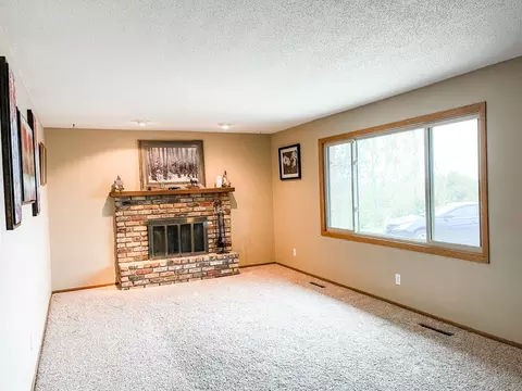 7301 3rd Ave E, Williston, ND 58801 photo 5