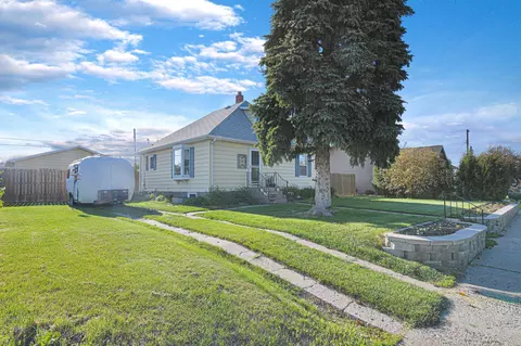 1603 6th Ave W, Williston, ND 58801 photo 4