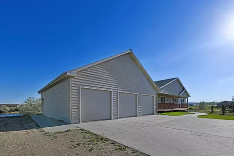 14014 Madison Ln, Williston, ND 58801 photo 11