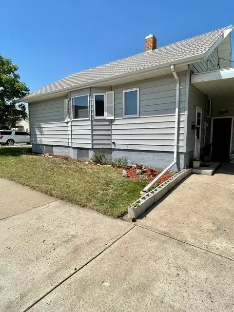 202 W Broadway W, Williston, ND 58801 photo 2