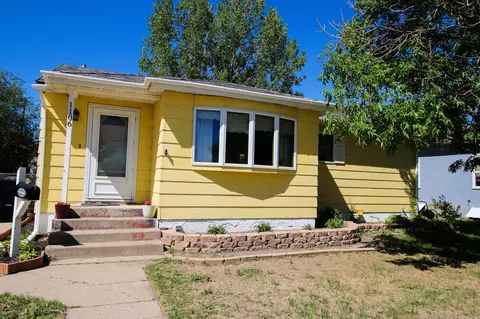 1106 4th St W, Williston, ND 58801 photo 1