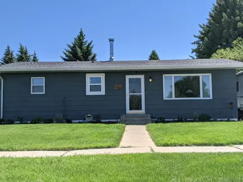 224 20th St E, Williston, ND 58801 photo 1