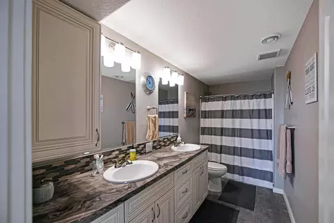 13696 Hawthorn Loop NW, Williston, ND 58801 photo 40