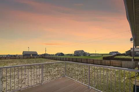 13696 Hawthorn Loop NW, Williston, ND 58801 photo 42