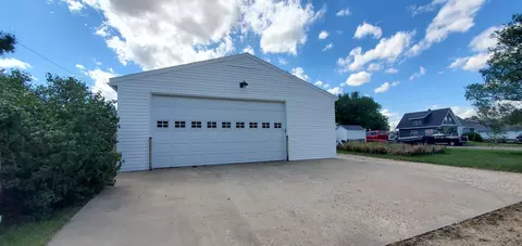 820 8th Ave W, Williston, ND 58801 photo 32