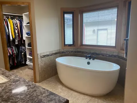 4923 Country Ln, Williston, ND 58801 photo 13