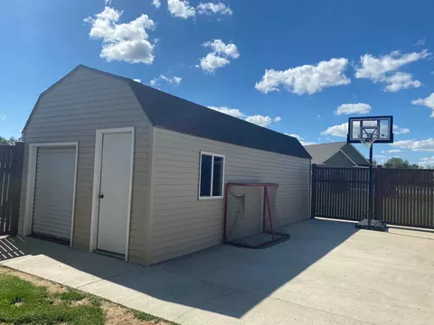 4923 Country Ln, Williston, ND 58801 photo 34