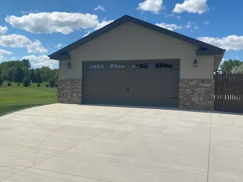 4923 Country Ln, Williston, ND 58801 photo 35
