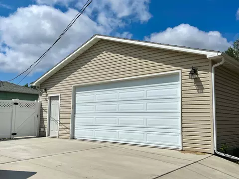 712 17th St W, Williston, ND 58801 photo 32