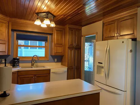 424 9th St E, Williston, ND 58801 photo 3