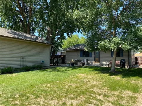 424 9th St E, Williston, ND 58801 photo 34