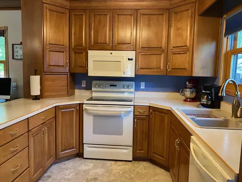424 9th St E, Williston, ND 58801 photo 2