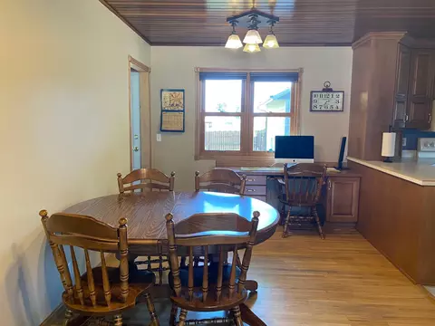 424 9th St E, Williston, ND 58801 photo 6