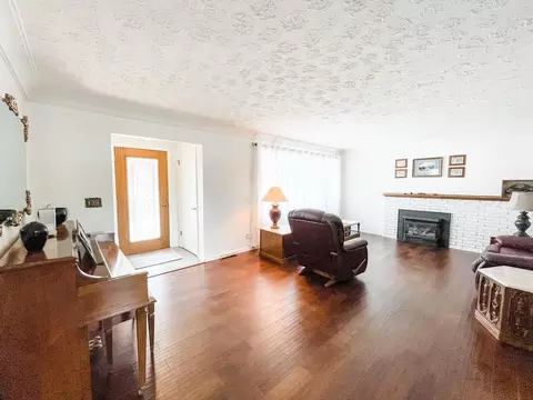 304 14th St E, Williston, ND 58801 photo 5