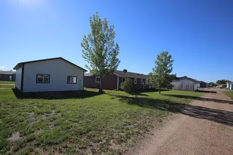 2009 20th Ave W, Williston, ND 58801 photo 3