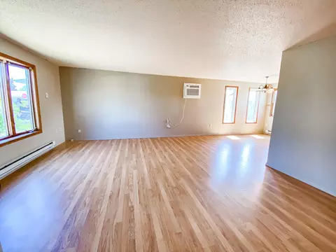 2009 20th Ave W, Williston, ND 58801 photo 4