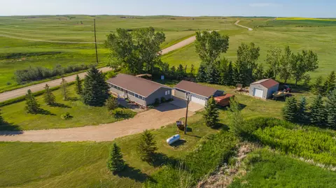 5124 126th Ave NW, Epping, ND 58843 photo 4