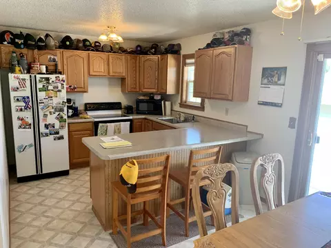 1722 28th St W, Williston, ND 58801 photo 16