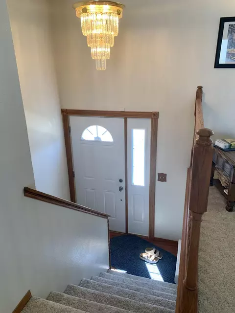1722 28th St W, Williston, ND 58801 photo 9