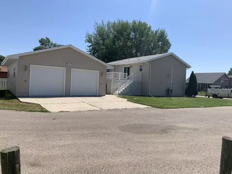 1722 28th St W, Williston, ND 58801 photo 12