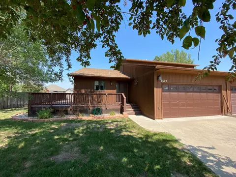 1612 Bison Dr, Williston, ND 58801 photo 1