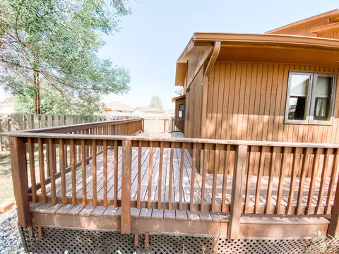 1612 Bison Dr, Williston, ND 58801 photo 3