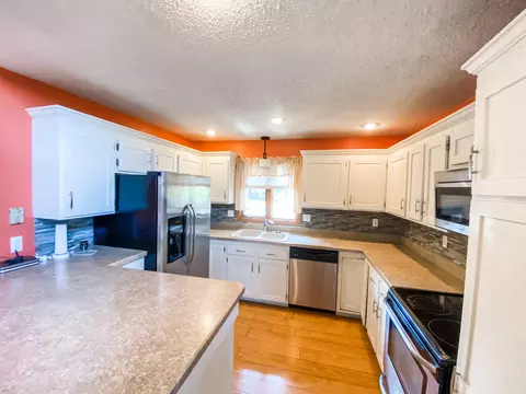 1612 Bison Dr, Williston, ND 58801 photo 5