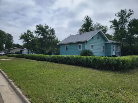 112 Hanks St, Grenora, ND 58845 photo 4