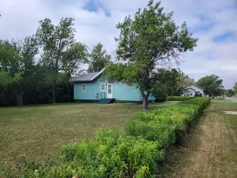 112 Hanks St, Grenora, ND 58845 photo 7