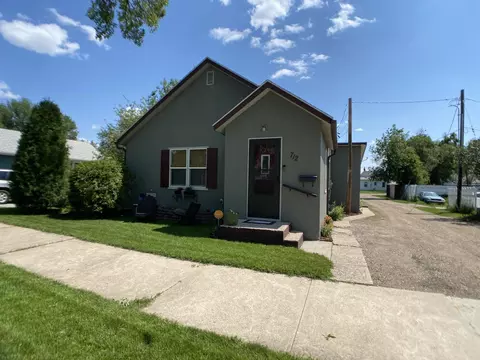 712 5th Ave W, Williston, ND 58801 photo 1