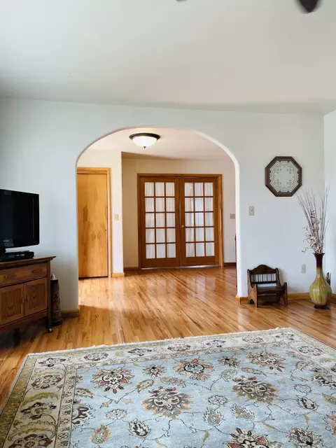 1305 E Hillcourt E, Williston, ND 58801 photo 6