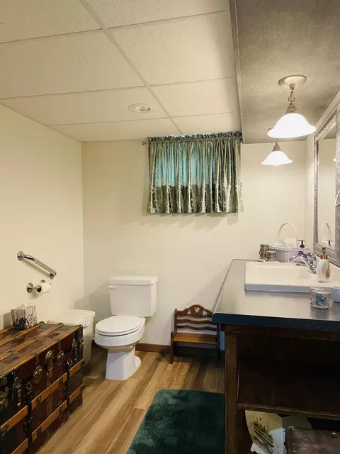 1305 E Hillcourt E, Williston, ND 58801 photo 21