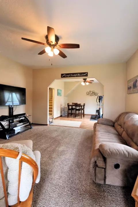 704 2nd Ave E, Williston, ND 58801 photo 8