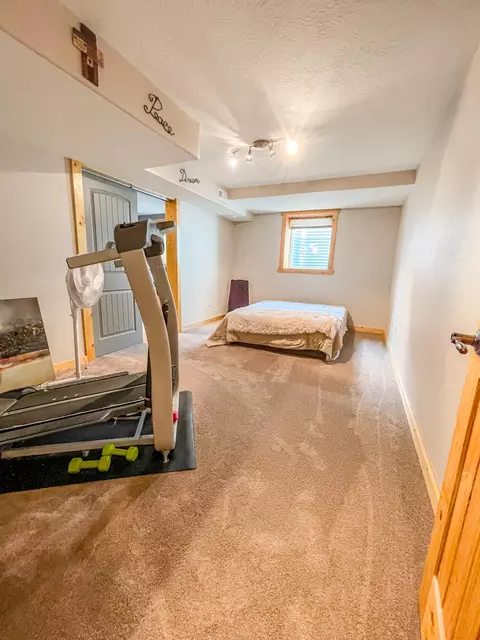 2301 12th Ave W, Williston, ND 58801 photo 24
