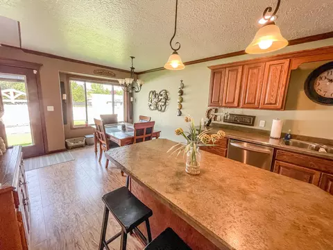2301 12th Ave W, Williston, ND 58801 photo 11