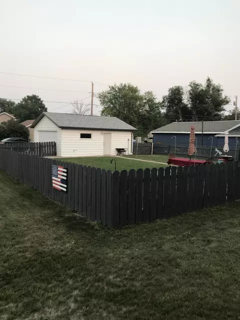 920 8th Ave W, Williston, ND 58801 photo 3